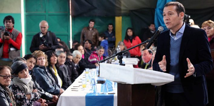 WEB-CABEZA...Neuquen-31-05-2016-Aniversario-de-el-Cholar-participo-El-Gobernador-Omar-Gutierrez-7V0A5510-708x350