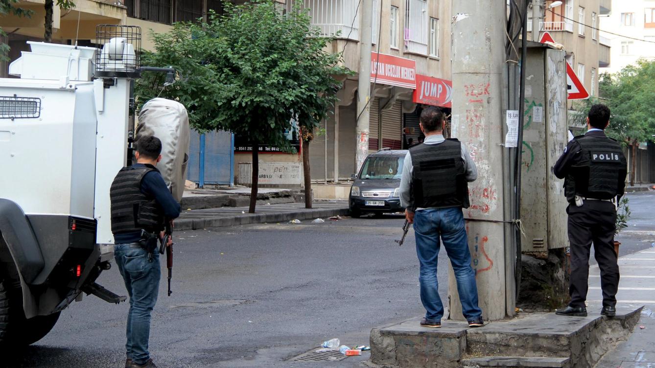 dos-agentes-y-siete-yihadistas-muertos-en-turquia-en-una-redada-contra-el-isis