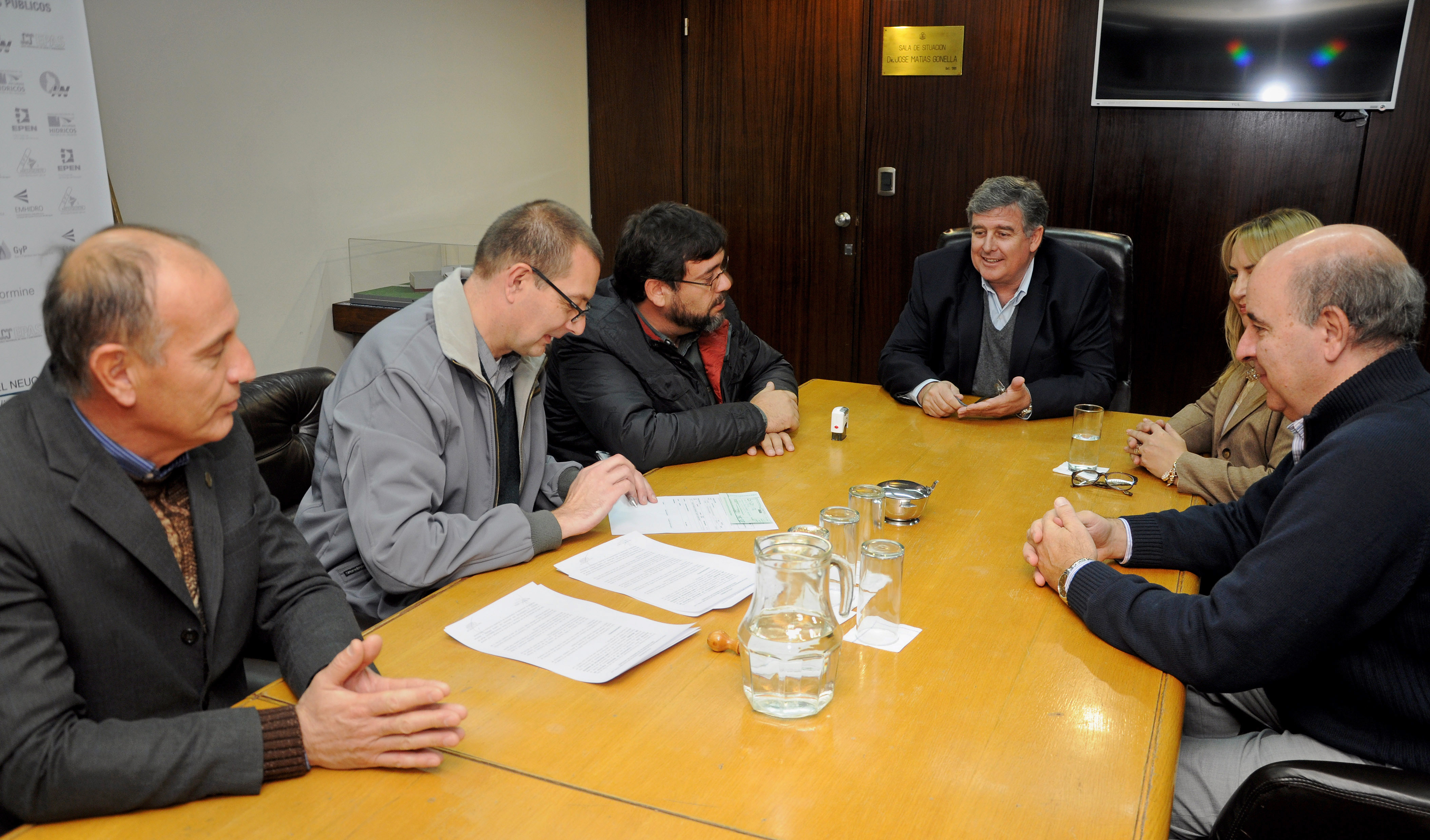 nueuquen 05-05-2016 firma acta acuerdo epen-cooperativa de energ