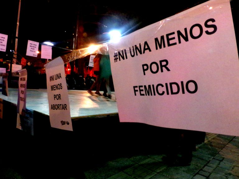 #NiUnaMenos: Multitudinaria marcha en la capital neuquina