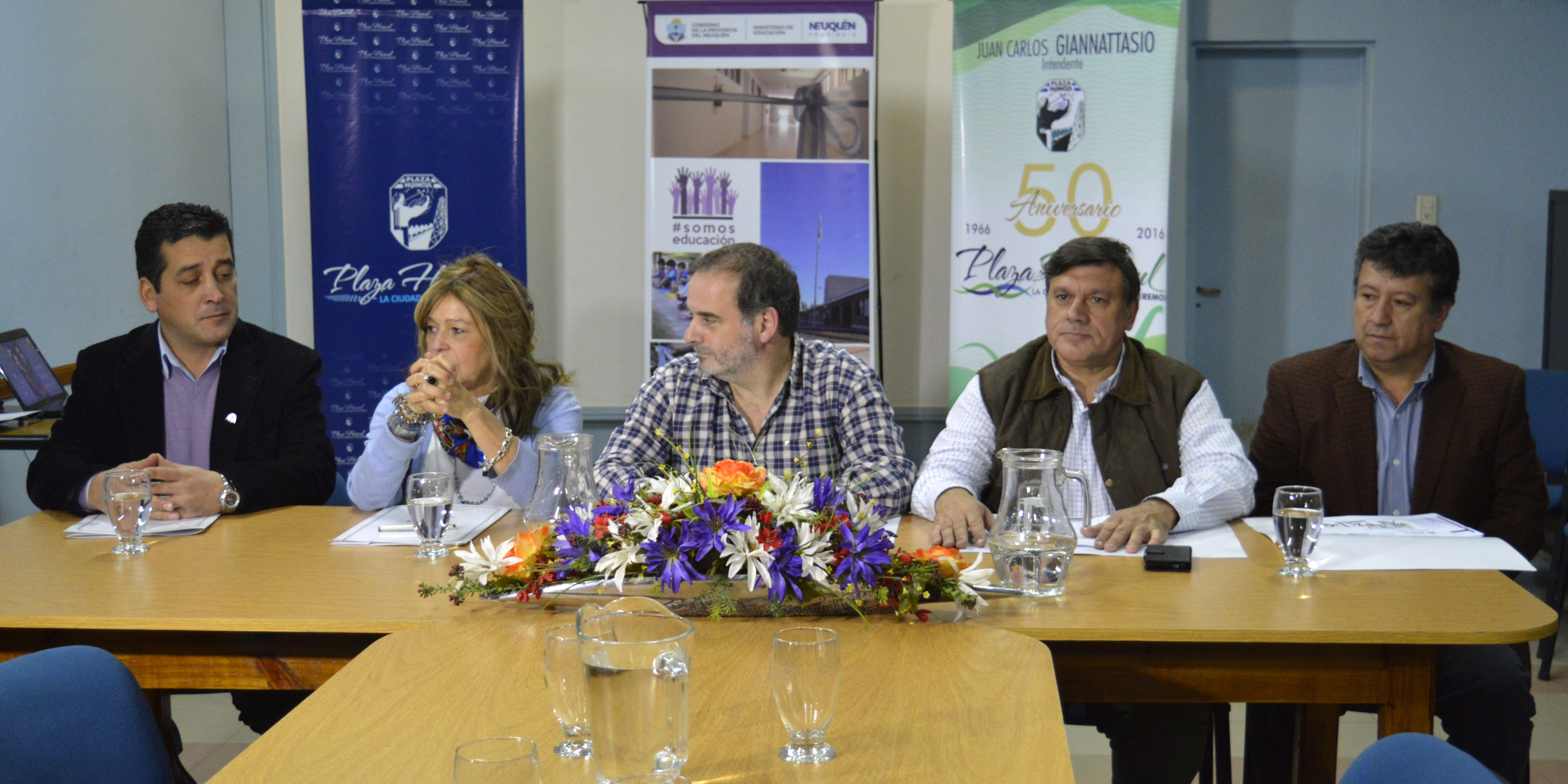 Jornada-de-trabajo-de-la-ministra-Storioni-en-Plaza-Huincul.
