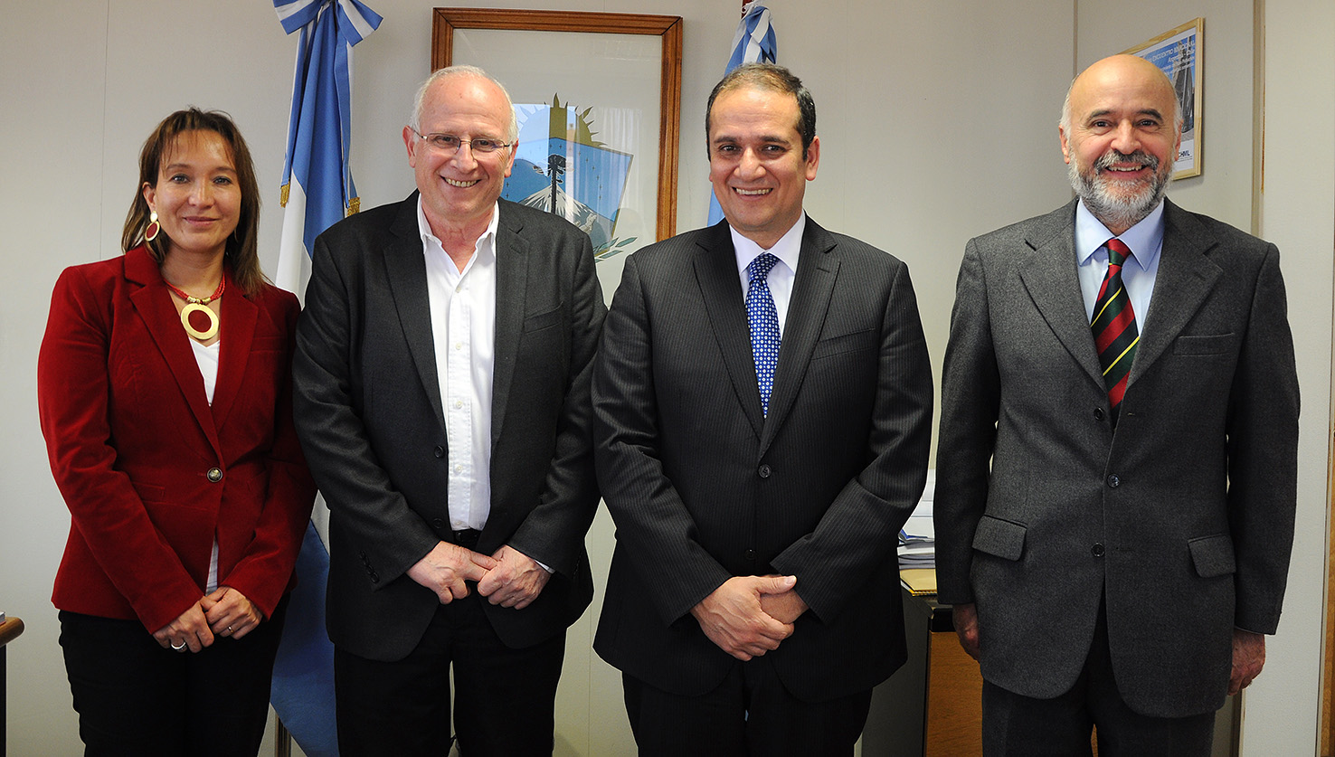WEB-CABEZA-Jose-Brillo-con-intendente-de-la-region-del-Biobio-Rodrigo-Diaz-Worner_0032