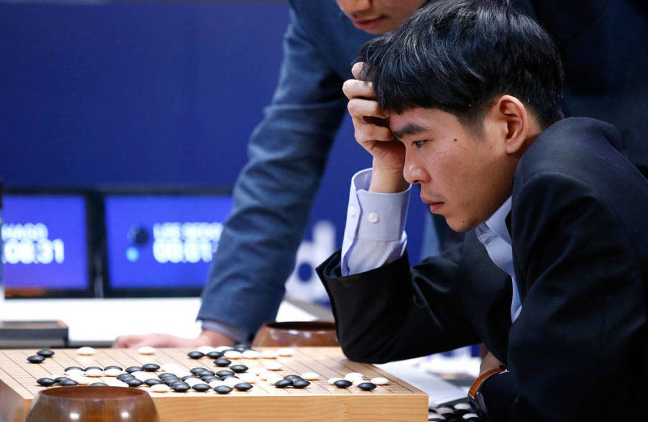 el-campeon-mundial-de-go-lee-sedol-durante-una-de-sus-partidas-contra-alphago
