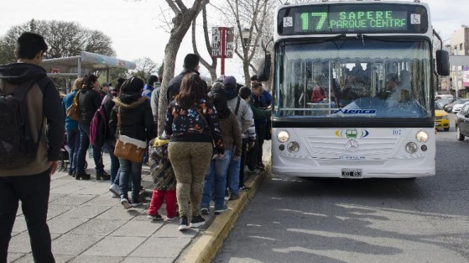 Comienzo de circulacion de los ramales 2 y 17 a cargo de la empresa P