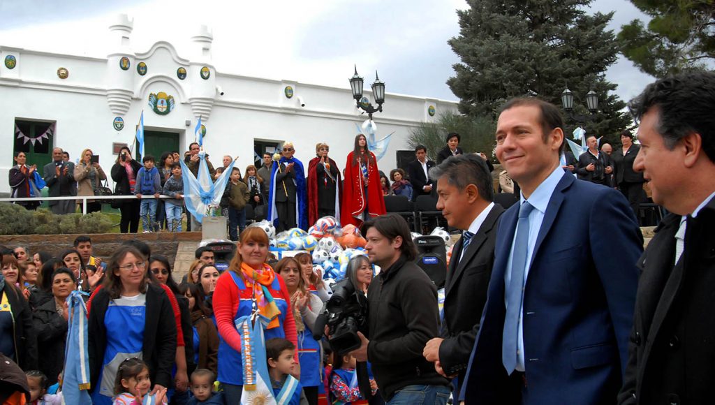 WEB-PRIMERA-...1Chos-malal-04-08-2016-El-gobernador-Omar-Gutierrez-en-el-aniversario-de-Chos-Malal_5197-1024x580