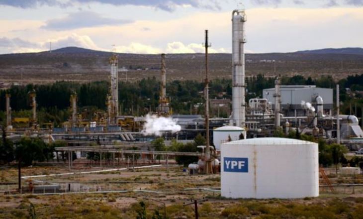 plaza huincul refineria ypf