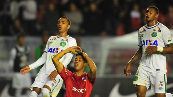 maximiliano-meza-gimnasia-marcelo-carroll_claima20160921_0361_28