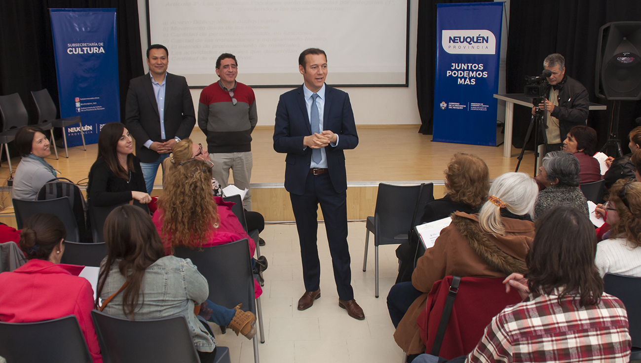 Neuquén 01-09-2016... Gobernador Omar Gutierrez en presentació