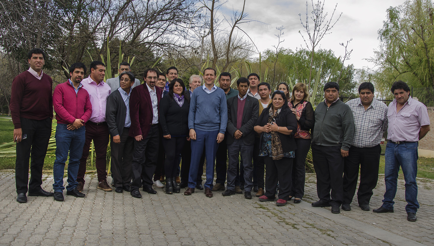 Neuquen 14-09-16 Gobernador Omar Gutierrez reunido con President