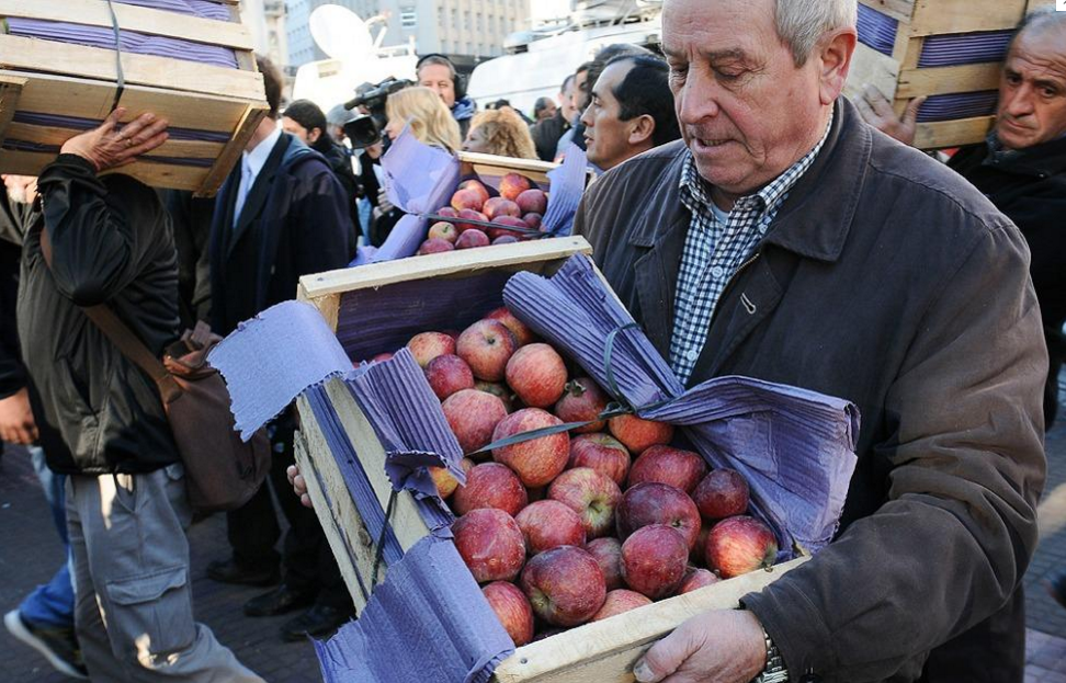 productor Foto de la manifestación de los productores frutícolas.