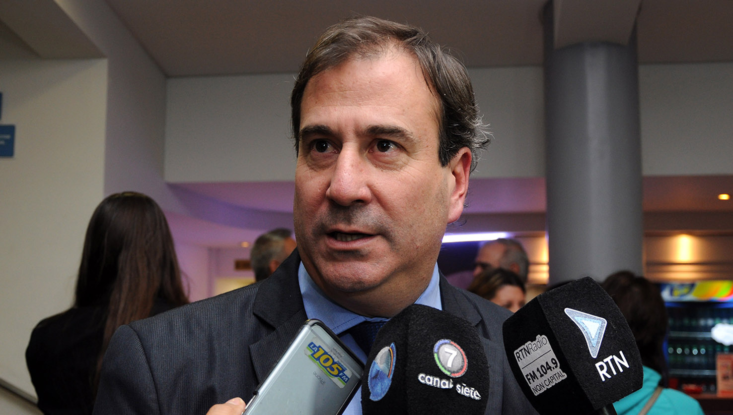 Neuquen 27-05-2016 Entrevista Ricardo Corradi Diez ministro de s