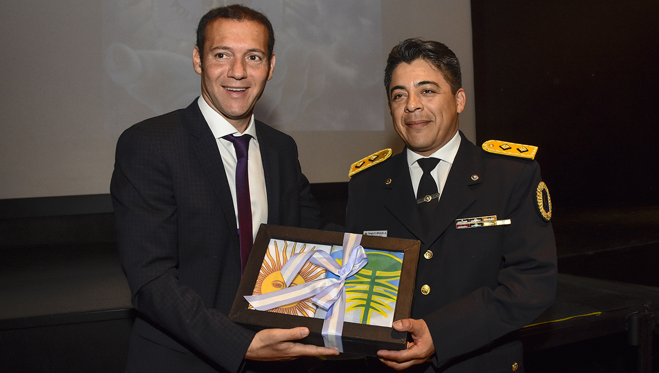 web-cabeza-omar-gutierrez-aniversario-policia-federal_2402