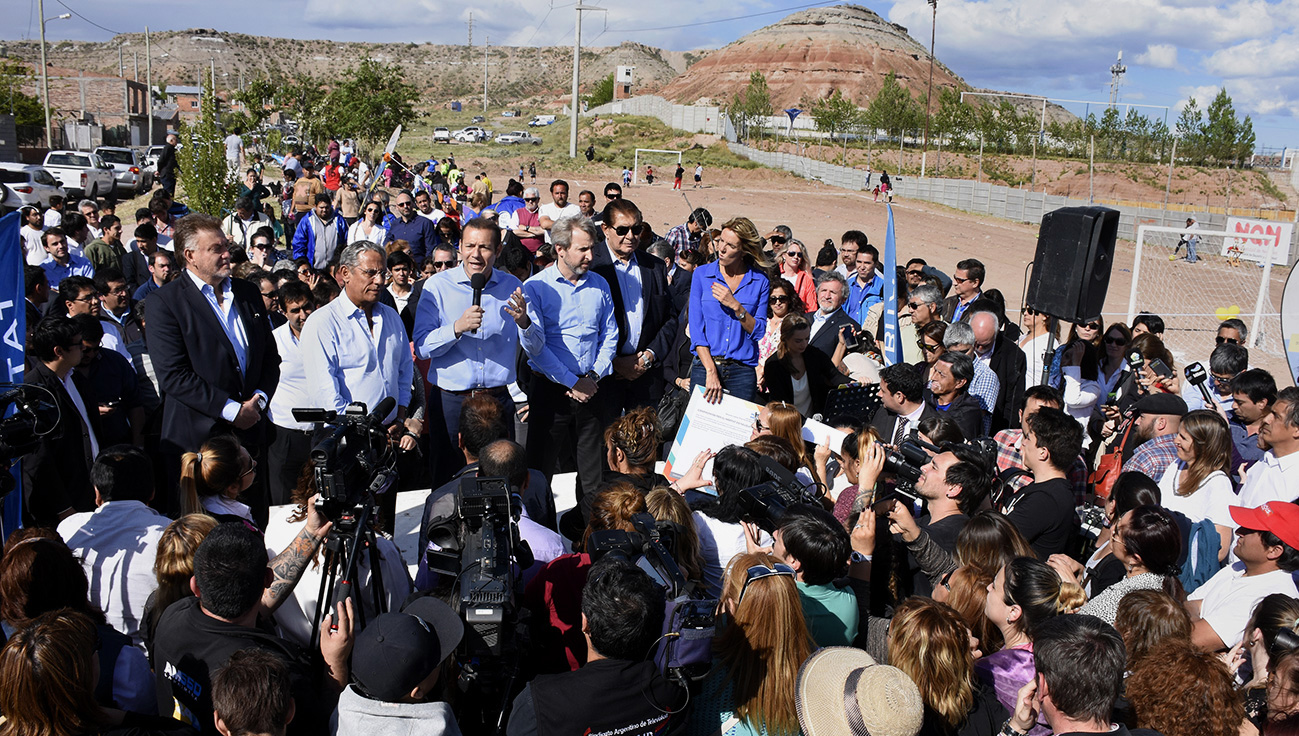 Neuquen 06-10-2016 El gobernador Omar Gutiérrez y Rogelio Frige