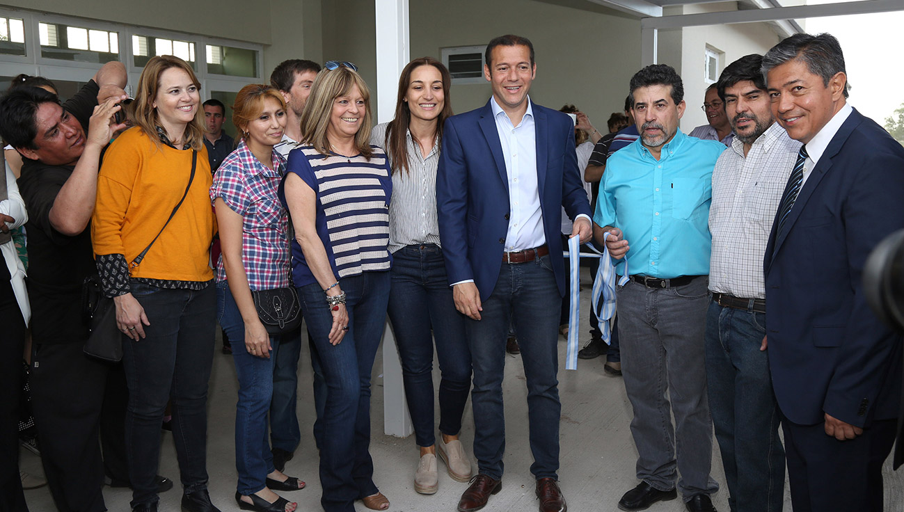 28-10-2016 Gutierrez Inaugura Sum en Barrio Parque Industrial