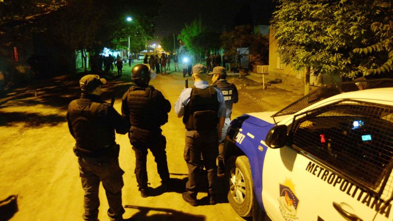 policia Gentileza LM Neuquén.