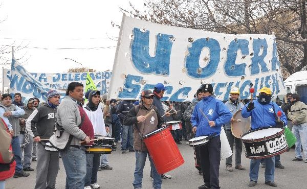 NQN PARO DE LA UOCRA 301 GABY OYARZO.JPG