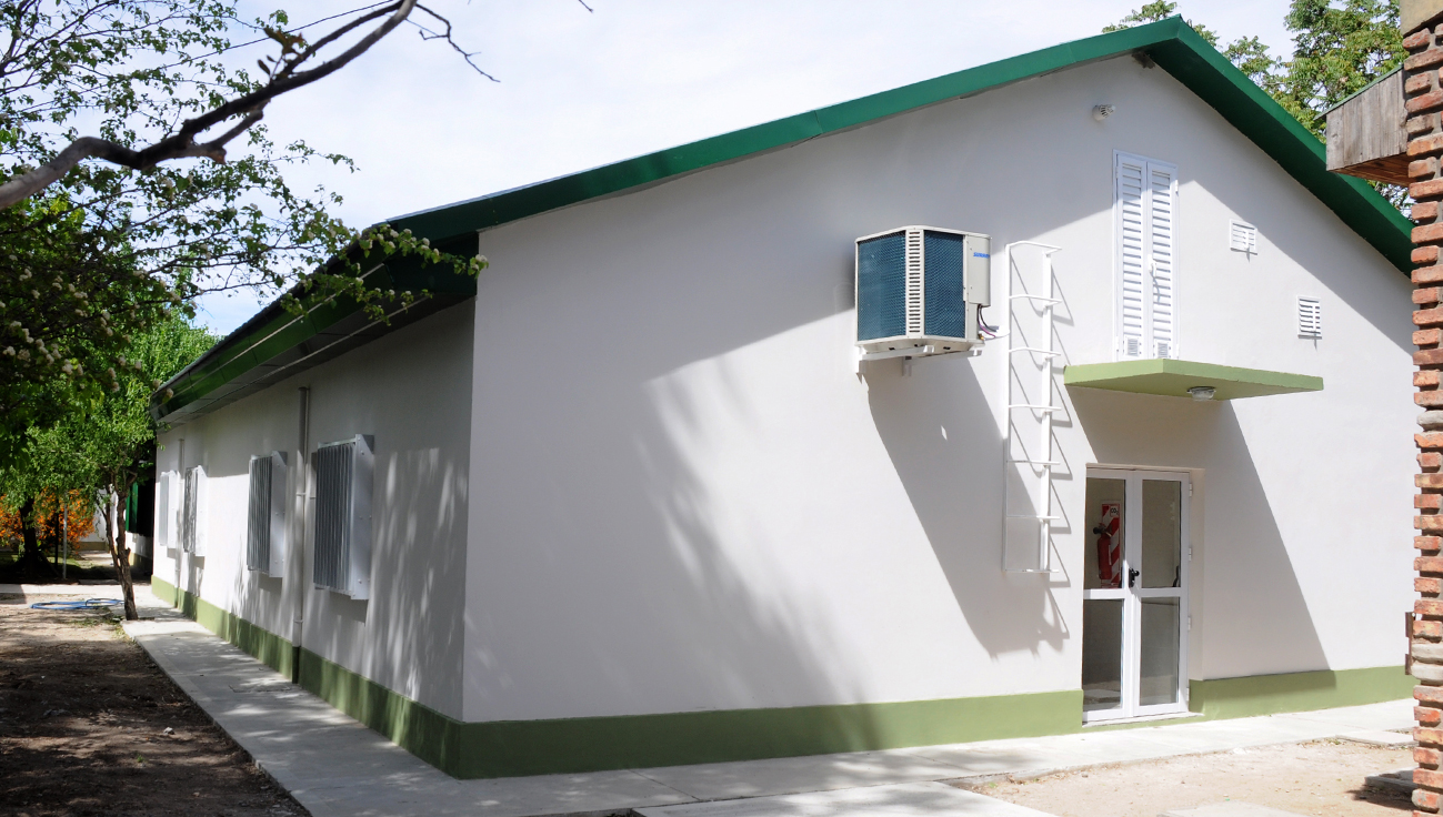 04-11-16 NQN OBRAS HOSPITAL BOUQUET ROLDAN
