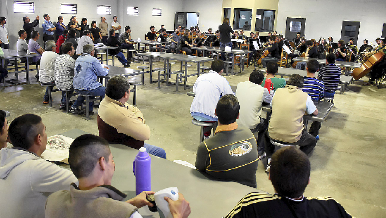Senillosa 04-11-2016 Orquesta sinfonica en el complejo penitenc