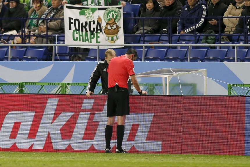 arbitro-momento-miro-jugada-television_oleima20161214_0079_28