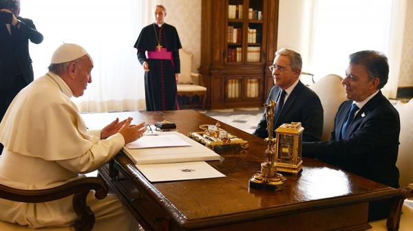 Francisco se reunió con Juan Manuel Santos y Álvaro Uribe