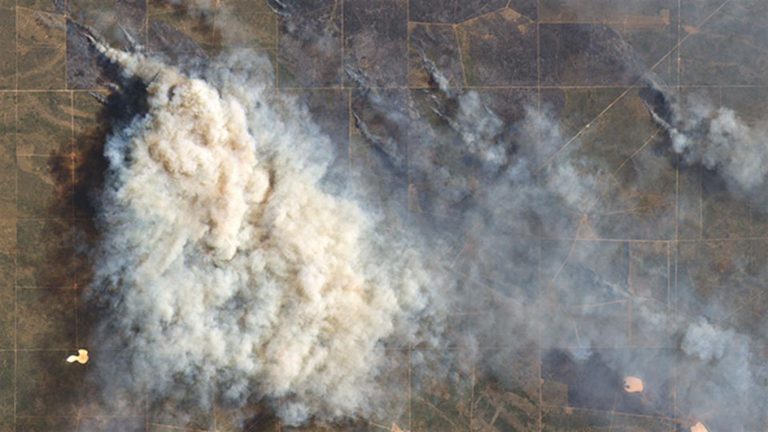 Imágenes de la NASA y el Inta del incendio en Río Negro y La Pampa