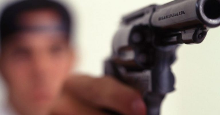 México: Un estudiante le disparó a la maestra y a sus compañeros