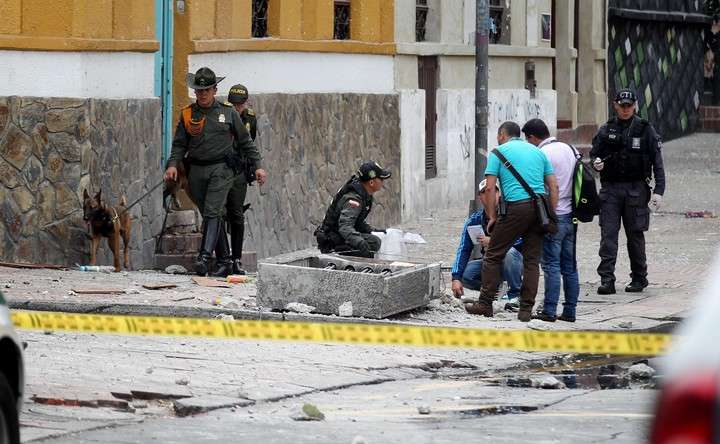 Atentado en Bogotá dejó 31 heridos y un oficial muerto