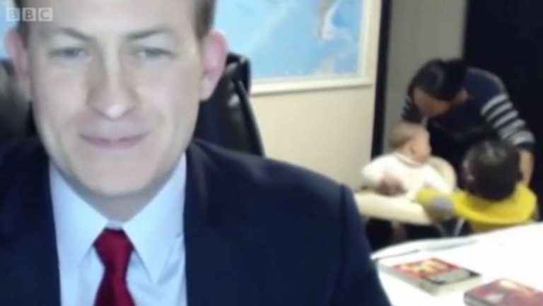 Viral: Un padre en apuros en plena entrevista con la BBC