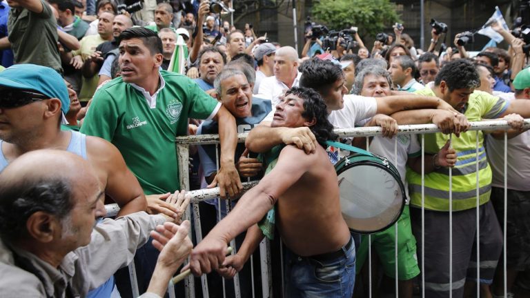 Golpes y empujones en la marcha nacional de la GCT