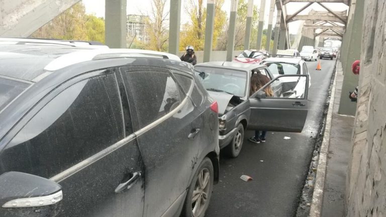 Choque en cadena sobre los puentes carreteros Neuquén – Cipolletti