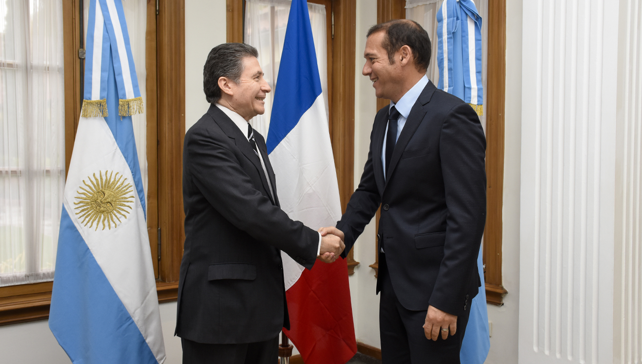WEB-CABEZA-Gutiérrez-recibió-al-Embajador-de-Francia-en-Argentina-Pierre-Henri_SIP0882