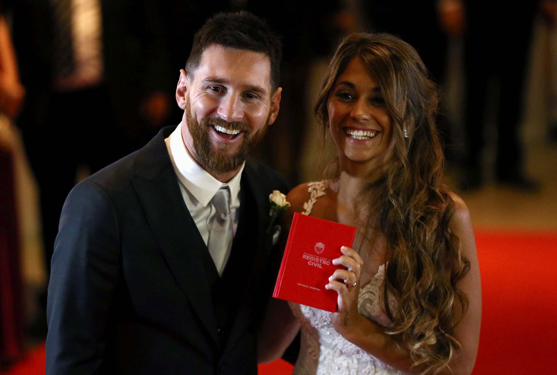 Argentine soccer player Lionel Messi and his wife Antonela Roccuzzo pose at their wedding in Rosario, Argentina