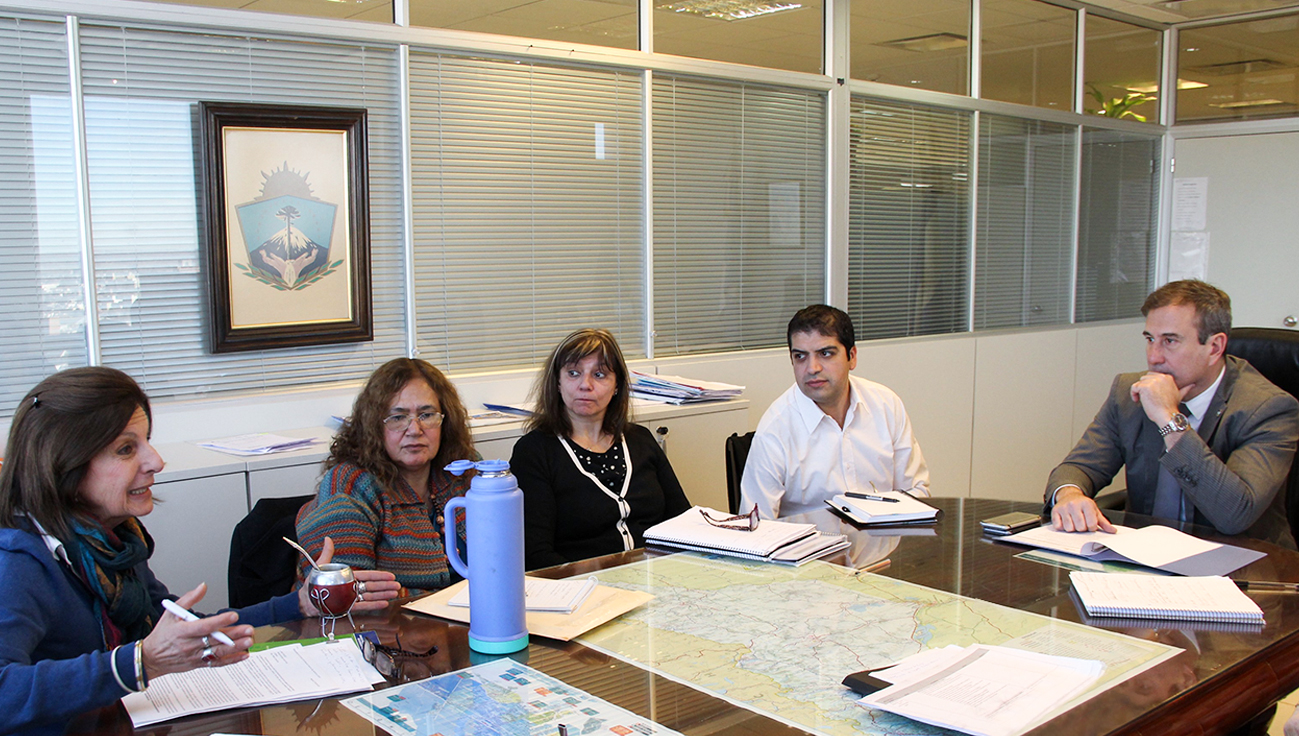 WEB-Reunión-Ministro-Refentes-de-Subsecretaría-de-Familia-y-de-Co.Pro_.Naf-5