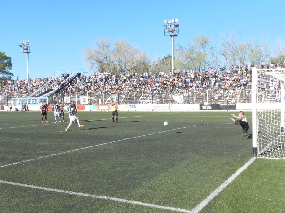 21751344_10155733919274962_4253330626368278808_n Gol de Eduardo Vilce. Gentileza Cipo Pasión.