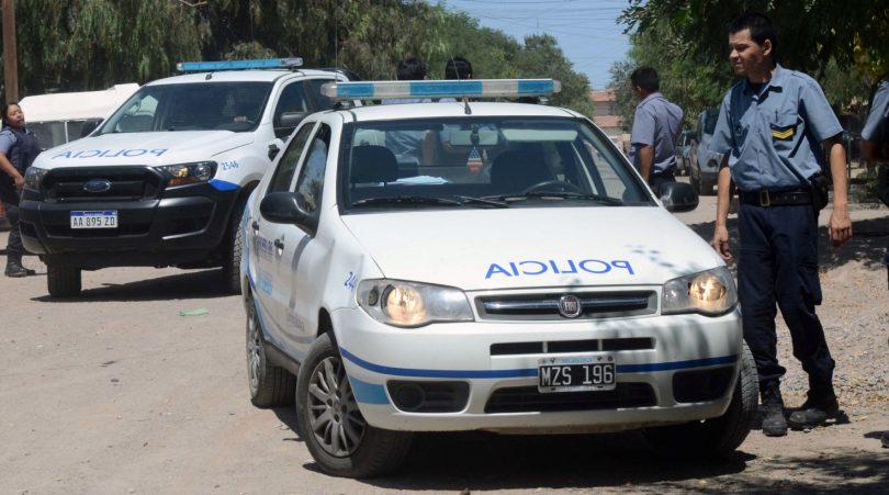 POLICIA-PATRULLERO-ROCA-MOVIL-POLICIAL-810x451