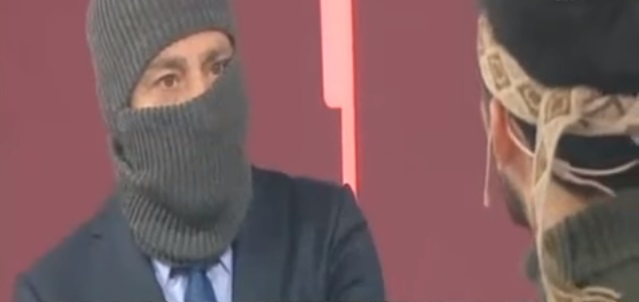 Polémico reportaje: Repetto entrevistó al hermano de Jones Huala encapuchado