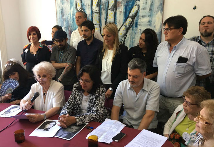 abuelas-de-playa-de-mayo-en-la-rueda-de-prensa