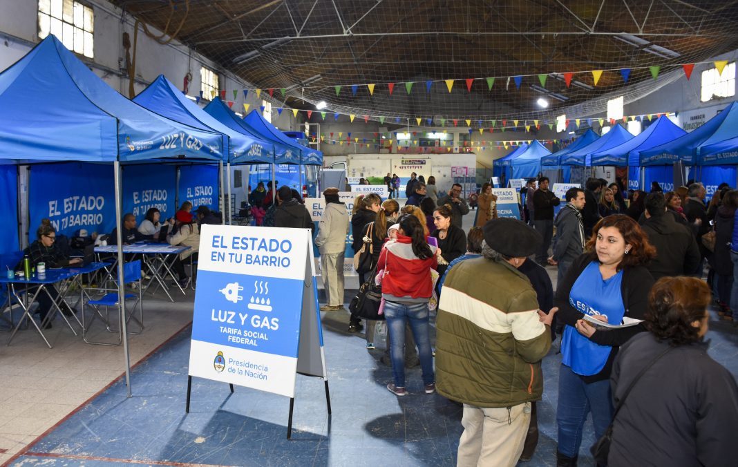 NQN-21-07-2017-Se-realizan-2.500-trámites-por-semana-con-“El-Estado-en-tu-barrio”_SIP9664-1068x676