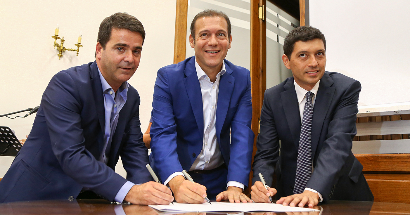 WEB-CABEZA-FIRMA-CONVENIO-de-COLABORACIÓN-entre-BPN-Y-ACINDAR-PYMES_4958