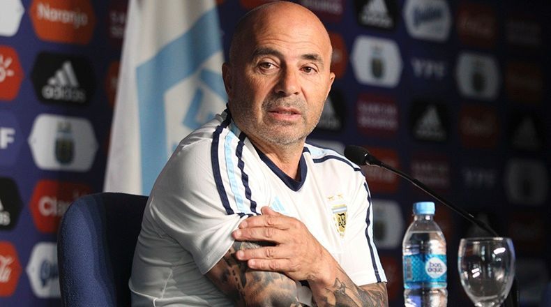 adentro_sampaoli_2.jpg_525981578