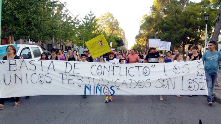 marcha_de_padres_ern_neuquen_por_conflicto_docente Gentileza