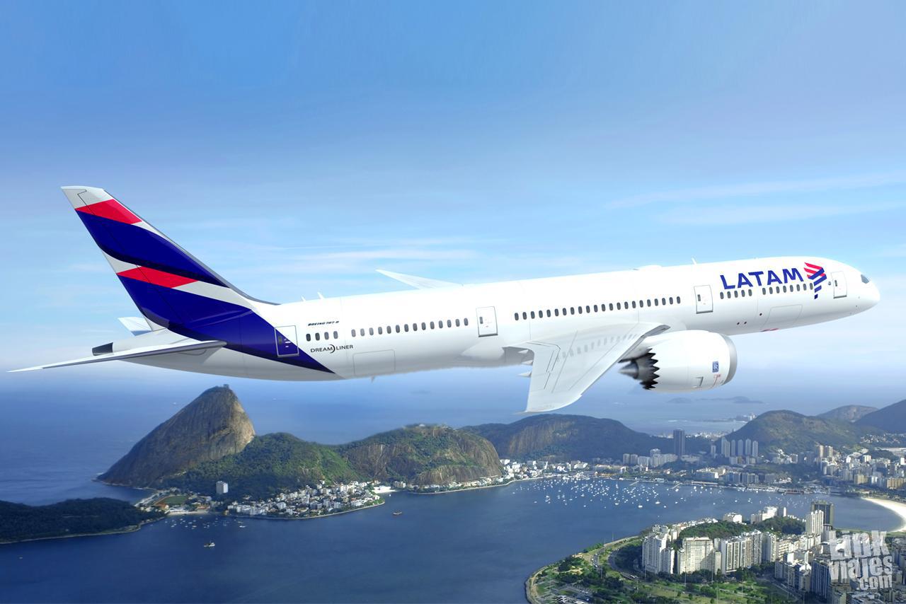 LATAM-Dreamliner
