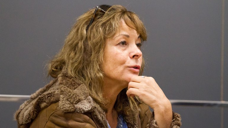 mujer Gentileza.