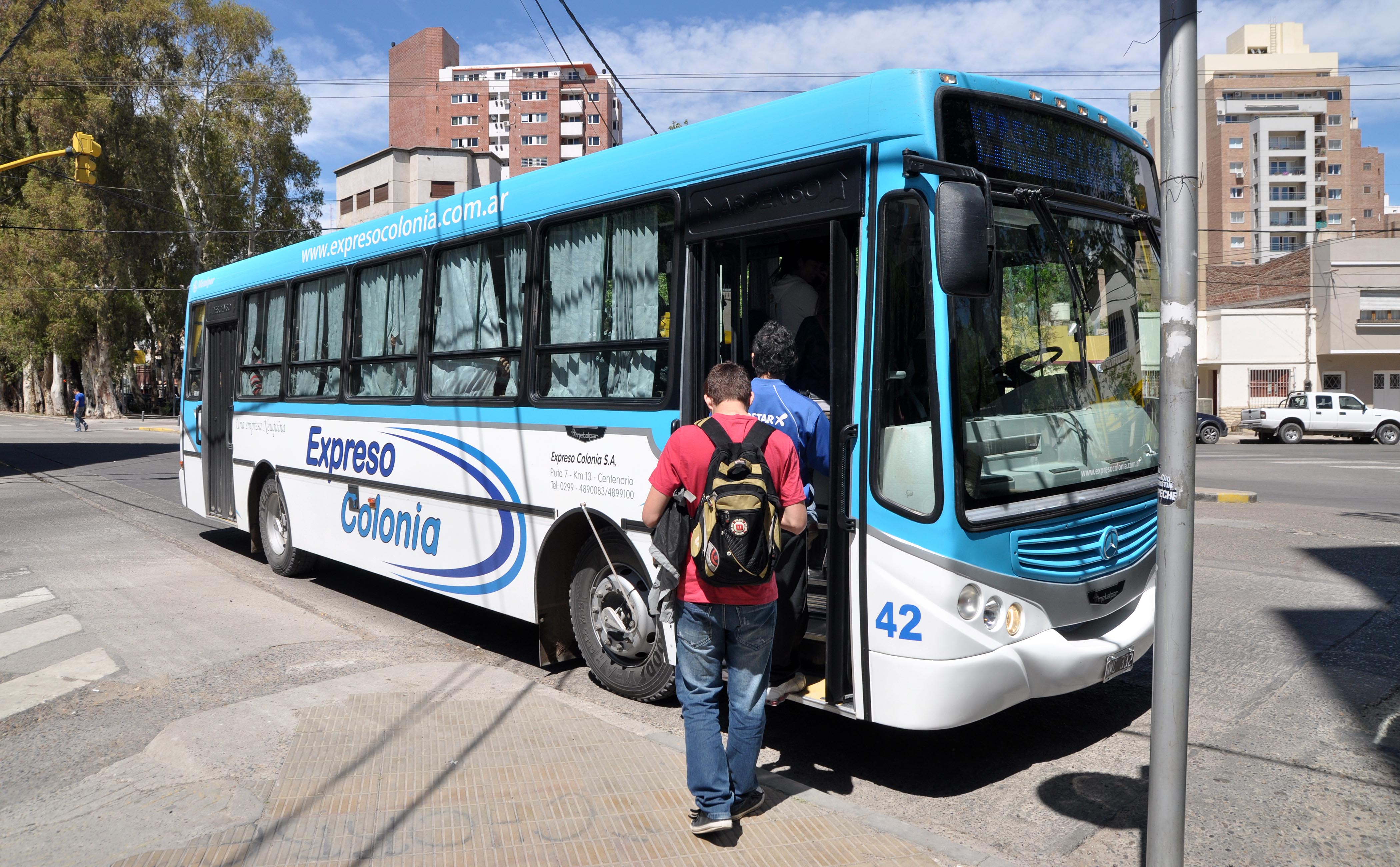 Colectivo-expreso-colonia_2221
