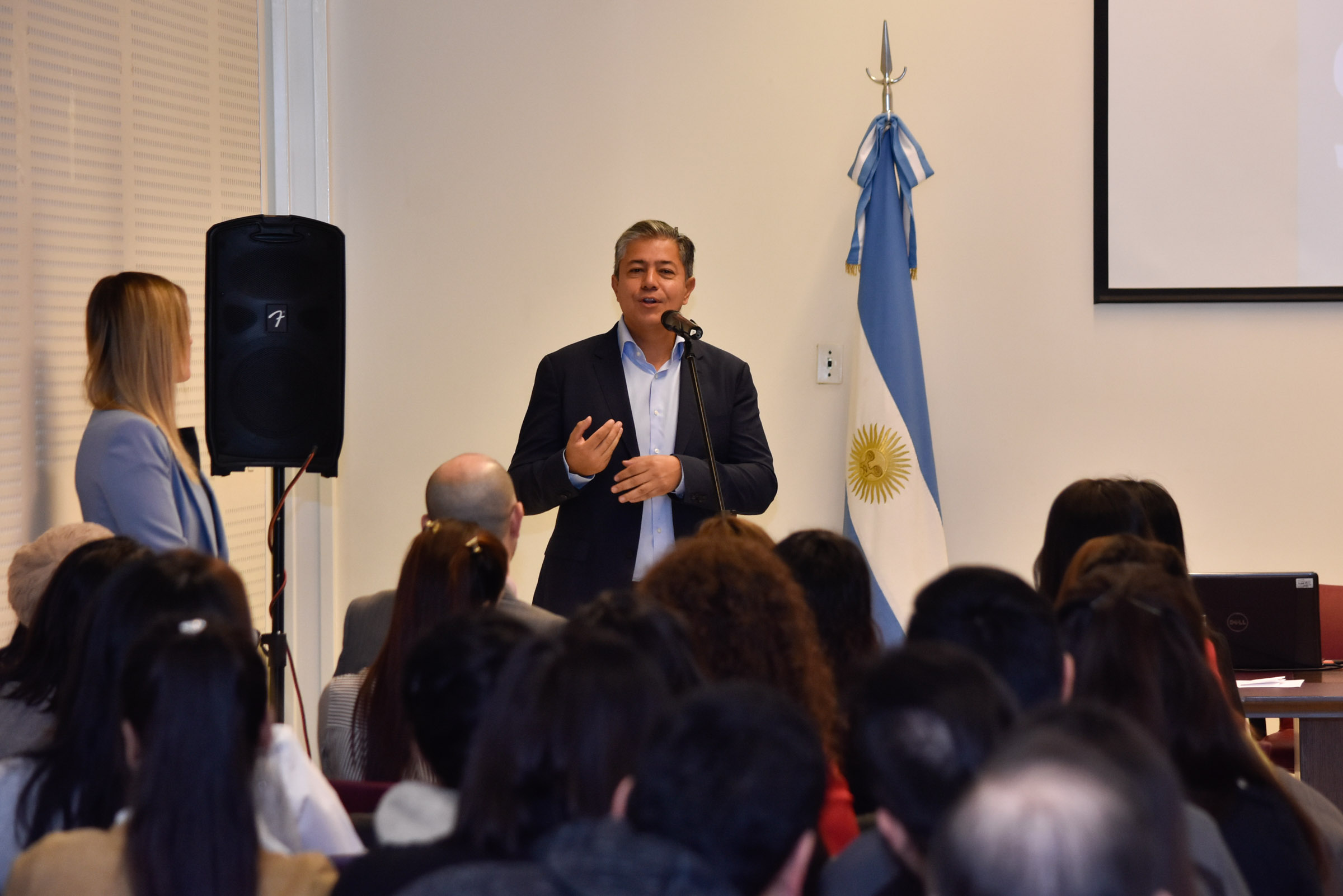RF-ComAmpUNCo-01