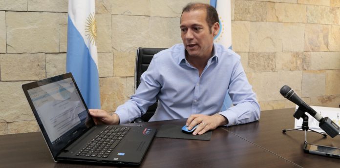WEB-PRIMERA-Primer-decreto-de-promulgación-de-leyes-por-expediente-electrónico_MG_3335-696x344
