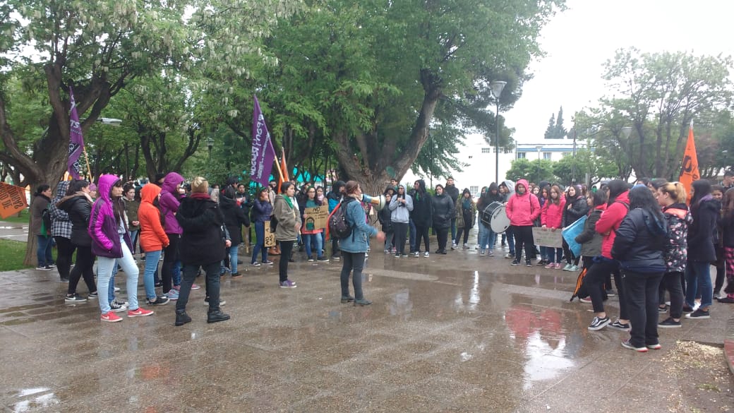 mujeres Gentileza Cutral Co al Instante.