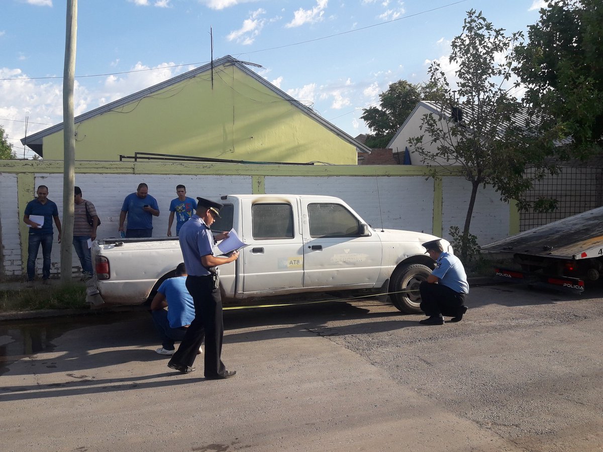 DyuAMw1XcAILN_W Gentileza Cumbre Am 1400