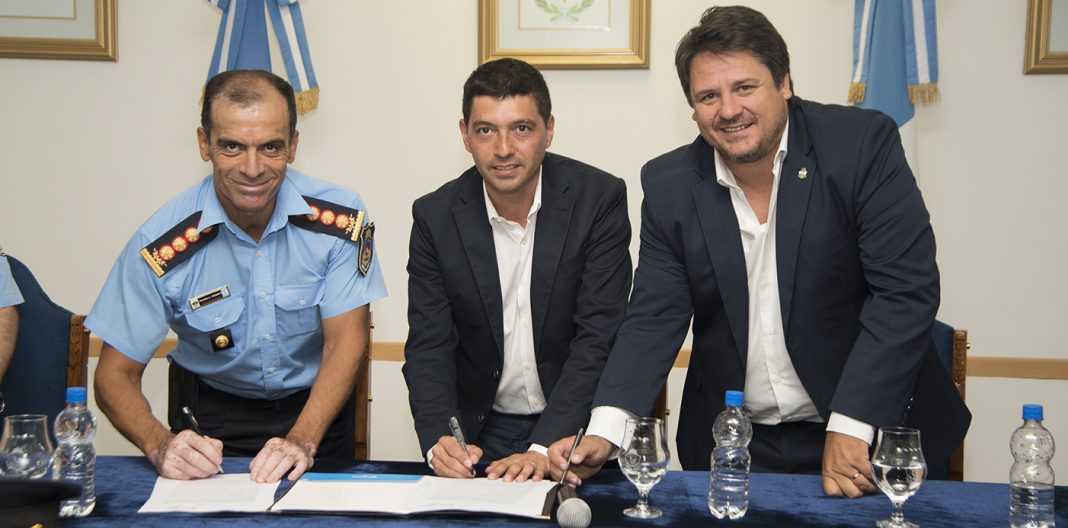 WEB-PRIMERA-NUEVO-CAJERO-EX-JEFATURA-DE-POLICIA-DSC_7226-1068x528