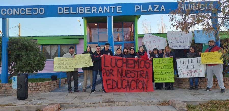 alumnos Gentileza Cutral Co al Instante.